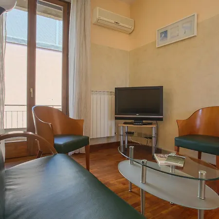 Nana - Sweet Dreams In Apartment Florence
